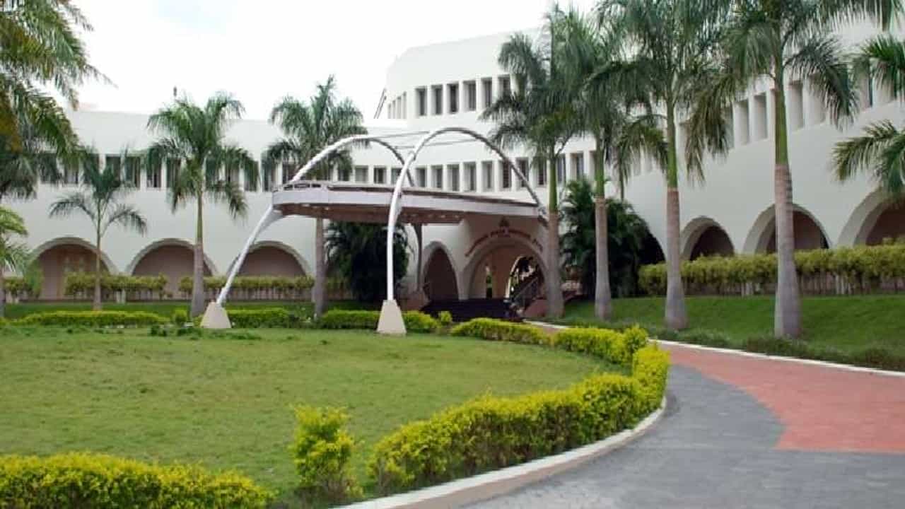 वसंतदादा शुगर इन्स्टिट्यूटच्या बैठकीत सौर ऊर्जा, CNG गॅस निर्मितीवर चर्चा, साखर उद्योगातून शेतकऱ्यांना चार पैसे अधिक देण्याचा निर्धार