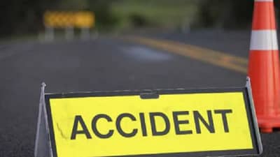 दोन तरुण बाईकवर, अज्ञात वाहनाची जोरात धडक, दोघांचा जागीच मृत्यू, वाहन चालक पसार