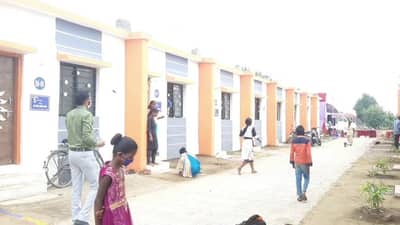 मागेल त्याला हक्काचे घर योजनेचा पहिला प्रकल्प प्रत्यक्षात, अहमदनगरमध्ये सुविधांनी सुसज्ज असलेल्या घराचे लोकार्पण