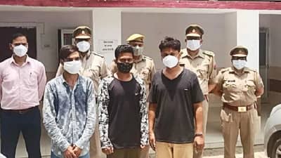 न्यूड चॅटचे व्हिडीओ व्हायरल करण्याची धमकी, तरुणांना फसवणाऱ्या तिघा विद्यार्थ्यांना अटक