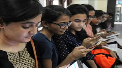 CBSE 12th Result Evaluation : मार्कांचा फॉर्म्युला ठरला, विद्यार्थ्यांना कसे मार्क मिळणार, वाचा सविस्तर