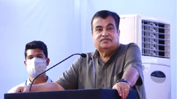 गायीच्या शेणापासून रंग तयार करणार, नितीन गडकरी ब्रँड अॅम्बेसडर