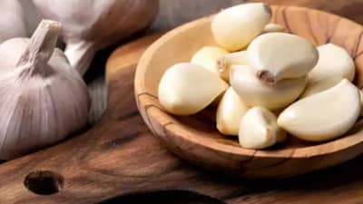 आपल्या त्वचेचे कोलेजेन उत्पादन नैसर्गिकरित्या वाढवतील असे अन्नपदार्थ