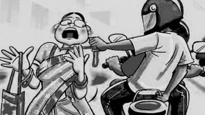 मुलुंडमध्ये सोनसाखळी चोरांचा सुळसुळाट, अवघ्या सहा मिनिटात दोघांना लुबाडलं, सीसीटीव्हीत घटना कैद