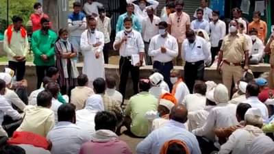 बीड पॅटर्नसाठी उद्धव ठाकरेंचं नरेंद्र मोदींना साकडं, स्वाभिमानीचं बीड पॅटर्न विरोधात बोंब मारो आंदोलन