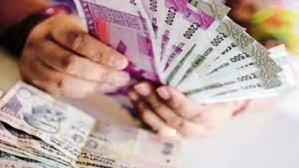 7th Pay Commission: केंद्रीय कर्मचाऱ्यांसाठी खुशखबर, महागाई भत्ता आणि थकबाकी मिळणार?