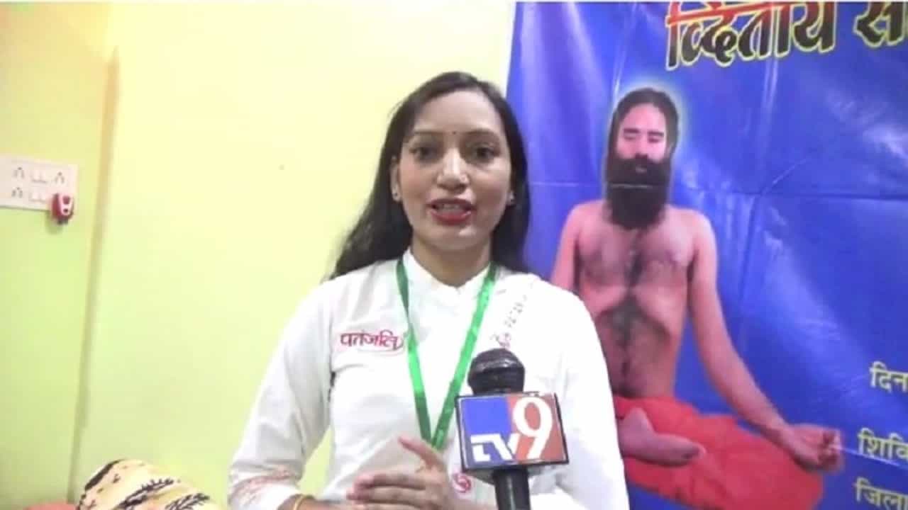 काेराेना काळातही ऑनलाईन याेगा घेणाऱ्या दीपा वानखडे, देशासह विदेशातही प्रशिक्षण