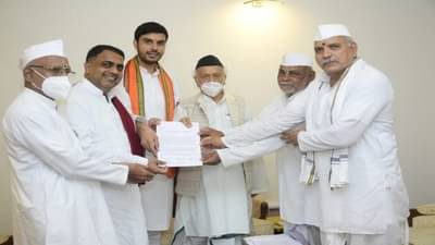 पायी वारीची परंपरा खंडित होऊ देऊ नका, वारकरी शिष्टमंडळाची राज्यपालांकडे मागणी