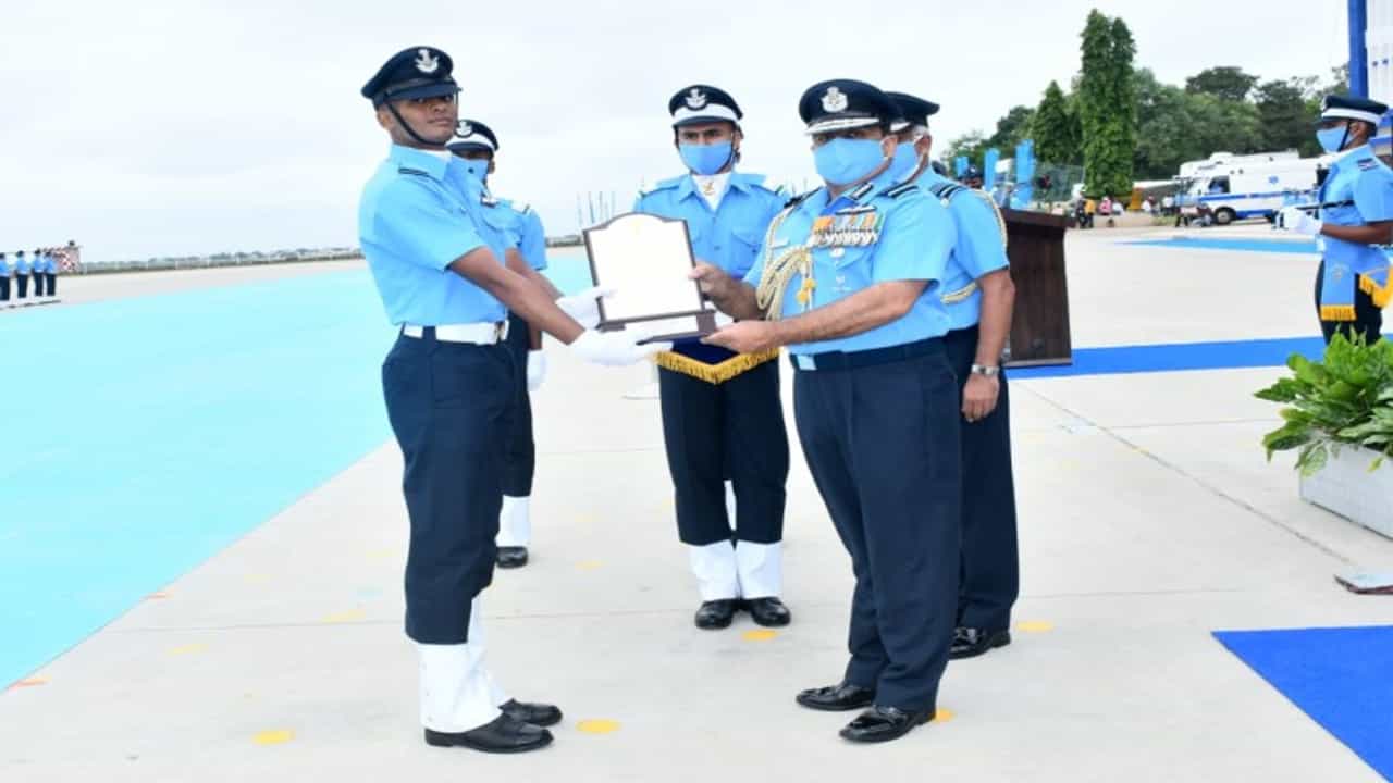 तब्बल 11 वर्षांची खडतर मेहनत, कोकणच्या सुपुत्राचा Sword of Honour ने सन्मान, कोकणवासियांची मान उंचावली