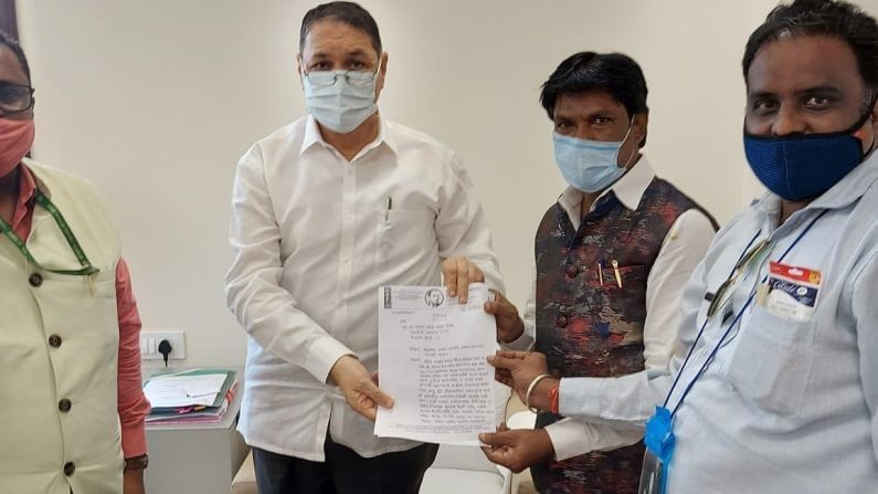 राज्यात दलित अत्याचाराच्या वाढत्या घटना, आरपीआयचं शिष्टमंडळ गृहमंत्री वळसे पाटलांच्या भेटीला राज्यात दलित अत्याचाराच्या वाढत्या घटना, आरपीआयचं शिष्टमंडळ गृहमंत्री वळसे पाटलांच्या भेटीला