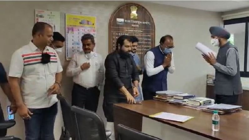 निवडणुका रद्द करा, चंद्रशेखर बावनकुळेंचं निवेदन, निवडणूक आयुक्त म्हणाले, आता निवडणुका थांबणार नाहीत! निवडणुका रद्द करा, चंद्रशेखर बावनकुळेंचं निवेदन, निवडणूक आयुक्त म्हणाले, आता निवडणुका थांबणार नाहीत!
