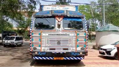 मेट्रोच्या डबलडेकर पुलावर स्फोटकांनी भरलेला ट्रक, मोठा घातपात घडवण्याचा डाव? नागपूर पोलिसांची धावपळ