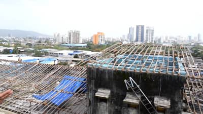 नवी मुंबईच्या मसाला मार्केटमधील अतिधोकादायक इमारतीकडे प्रशासनाचं दुर्लक्ष, दुर्घटनेची शक्यता