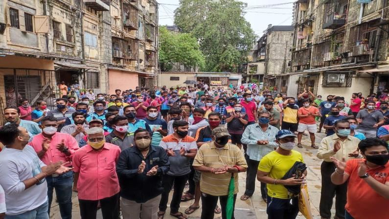'घरं नाही तर, मतं नाही', मुंबईच्या बीडीडी चाळीतील पोलिसांच्या कुटुंबियांचा एल्गार, मनसेचा जाहीर पाठिंबा