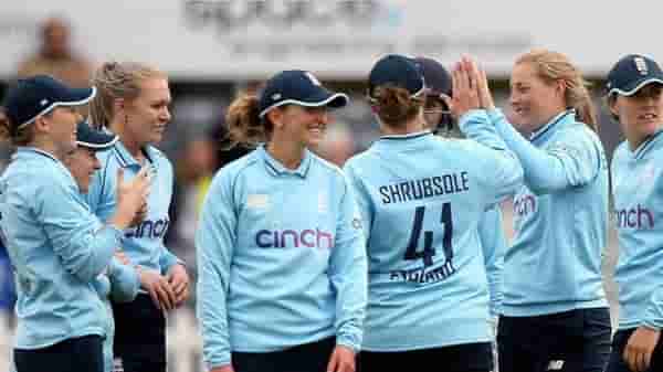 IND W vs ENG W : एकदिवसीय सामन्यात कसोटीसारखी फलंदाजी, इंग्लंडचा भारतावर एकहाती विजय
