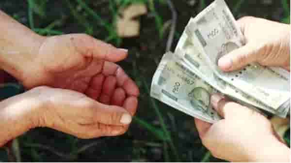 Vastu tips for money : या वास्तू दोषामुळे घरात राहत नाही पैसा, व्यक्ती होतो कंगाल