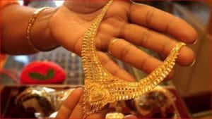 Gold Silver price today: रुपयातील तेजीमुळे सोनं काहीसं स्वस्त, जाणून घ्या एक तोळा सोन्याचा भाव