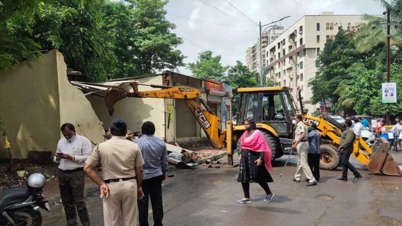 ठाणे महापालिकेची धडक कारवाई, शहरातील 13 अनधिकृत बांधकामांवर हातोडा