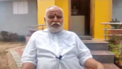 आषाढी वारीवरुन बंडातात्या कराडकरांचा राज्य सरकारला इशारा, समज देण्यासाठी पोलीस थेट कराडकरांच्या आश्रमात!