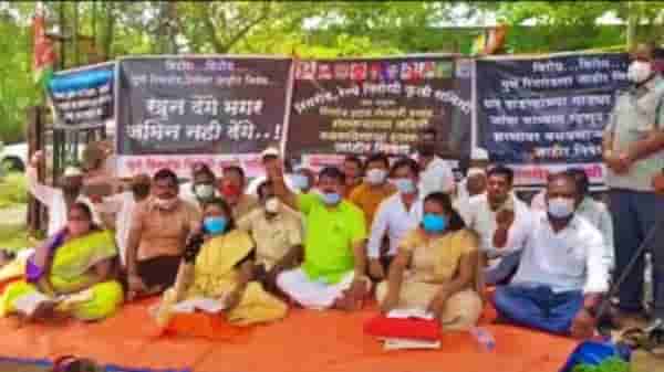 रक्त सांडलं तरी जमिनी देणार नाही, पुणे-नाशिक रेल्वे भूसंपादनाला शेतकऱ्यांचा विरोध