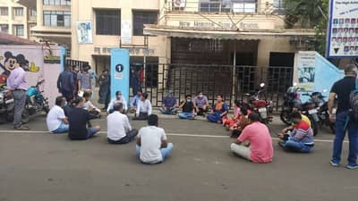 शालेय फीचा प्रश्न पेटला, ऐरोलीत पालक शाळेविरोधात रस्त्यावर; सानपाड्यात पालकांना वकिलांकडून नोटिसा