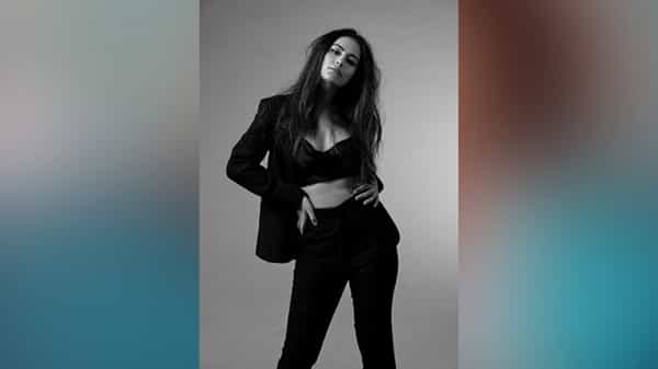 अभिनेत्री अविका गौर (Avika Gor) हिने ‘बालिका वधू’ची ‘आनंदी बहू’ बनून सर्वांची मने जिंकली होती. ‘जग्ग्या’शी लढा देण्याची आणि आपल्या निरागस शब्दांनी भल्याभल्यांना मोठा धडा देण्याची तिची शैली चाहत्यांच्या पसंतीस उतरली होती.