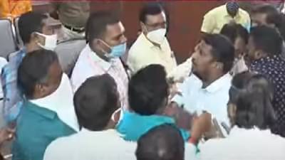 शिक्षण अधिकाऱ्याच्या निरोप समारंभात कोरोना नियमांना हरताळ, मनसेकडून कार्यक्रम उधळण्याचा प्रयत्न