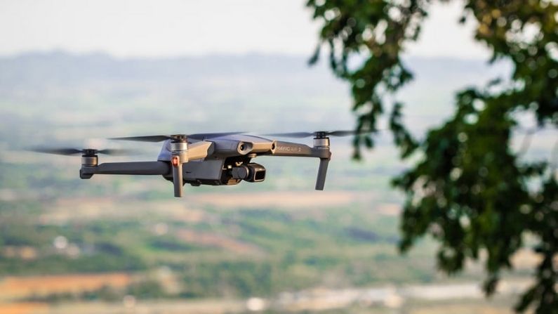 DRDO च्या ‘अँटी-ड्रोन सिस्टम’ची वैशिष्ट्ये काय? दहशतवादाचा सामना करण्यात मोठी भूमिका निभावणार DRDO च्या ‘अँटी-ड्रोन सिस्टम’ची वैशिष्ट्ये काय? दहशतवादाचा सामना करण्यात मोठी भूमिका निभावणार