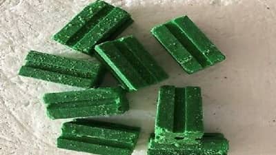 मुलांनी आईस्क्रिम मागितलं, बापाने तिघांना उंदीर मारायचं औषध दिलं, चिमुकल्याचा मृत्यू