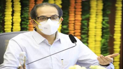 मुख्यमंत्र्यांचं राज्यातील डॉक्टरांना खास पत्र, म्हणाले, तु्मच्यामुळेच कोरोना लढ्याचा गोवर्धन पेलणं शक्य झालं!