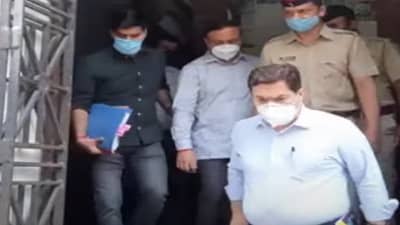 अनिल देशमुख यांच्या दोन्ही सचिवांच्या ईडी कोठडीत वाढ, पालांडे, कुंदन आणि वाझे यांची समोरासमोर चौकशी होणार