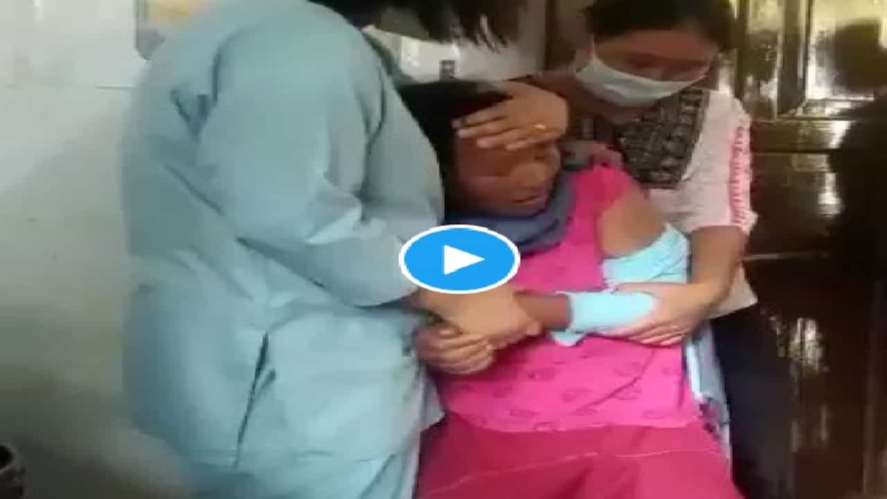 Video | लसीने भरलेले इंजेक्शन पाहून महिलेला फुटला घाम, मजेदार व्हिडीओ एकदा पाहाच
