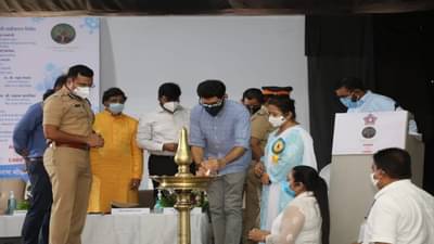 मुंबईत पोलीस कुटुंबीयांचे मोफत लसीकरण, आदित्य ठाकरे यांच्या हस्ते मोहिमेचा शुभारंभ
