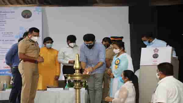 मुंबईत पोलीस कुटुंबीयांचे मोफत लसीकरण, आदित्य ठाकरे यांच्या हस्ते मोहिमेचा शुभारंभ