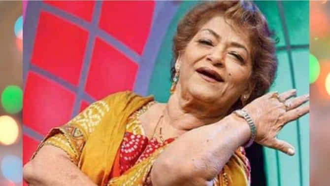 Saroj Khan Biopic | सरोज खान यांचे आयुष्य मोठ्या पडद्यावर चितारणार, टी-सीरीजच्या भूषण कुमारांची घोषणा!
