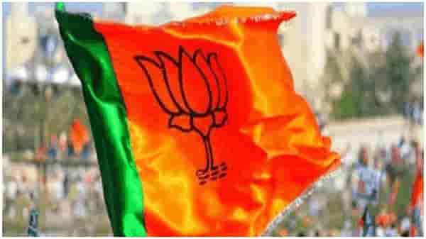 भाजपचं कर्नाटकात यूपी मॉडेल, नव्या मुख्यमंत्र्यांच्या साथीला 2 उपमुख्यमंत्री? ज्येष्ट मंत्र्यांचीही सुट्टी होण्याची शक्यता