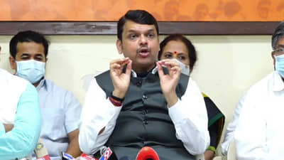 फोन टॅपिंग मोदींच्या नव्हे, मनमोहन सिंग यांच्या काळात, देवेंद्र फडणवीसांचा दावा