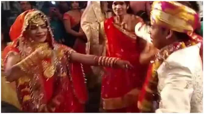 Video | सपना चौधरीच्या गाण्यावर नवरी-नवरदेवाचा भन्नाट डान्स, व्हिडीओ सोशल मीडियावर व्हायरल