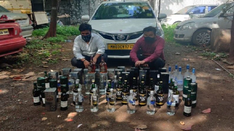 भंगारात सापडलेल्या स्कॉचच्या बाटल्यांतून बनावट मद्याची विक्री, मुंबईच्या दोघांना पुण्यात अटक