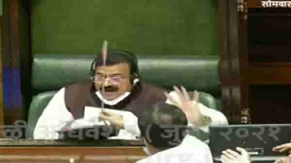 Video : विधानसभेत तुफान राडा! अध्यक्षांच्या दालनात नेमकं काय घडलं? भाजपच्या 12 आमदारांचं निलंबन का?