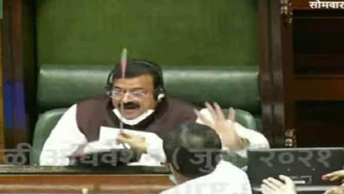 Video : विधानसभेत तुफान राडा! अध्यक्षांच्या दालनात नेमकं काय घडलं? भाजपच्या 12 आमदारांचं निलंबन का?