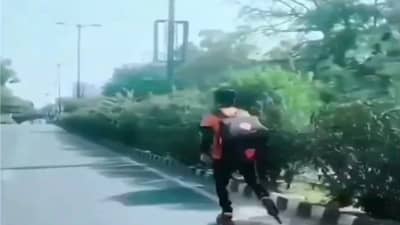 Video | Swiggy फूड डिलिव्हरी बॉयचे जबरदस्त स्केटिंग, जेवण पोहोचवण्यासाठी मोठी कसरत, व्हिडीओ एकदा पाहाच