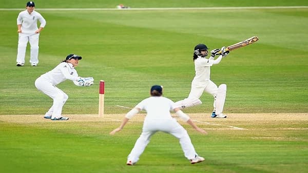 Cricket Facts : क्रिकेट इतिहासात जेव्हा पहिल्यांदाच एका संघातून दोघी बहिणी खेळल्या होत्या, ही आहेत नावं