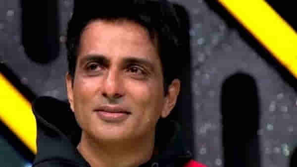 Sonu Sood Worshipped : सोनू सूदकडून नेल्लोरमध्ये पहिला ऑक्सिजन प्लांट स्थापन, अभिनेत्याच्या फोटोची लोकांकडून पूजा!