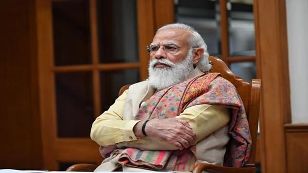 190 दिवसांपैकी 69 दिवस पेट्रोल-डिझेलच्या किमती वाढल्या, सरकारकडून करातून 4.91 लाख कोटींची कमाई