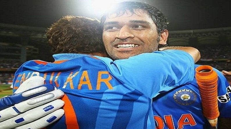 महान क्रिकेटपटू सचिन तेंडुलकर (Sachin Tendulkar) याने धोनीला सहकारी, कर्णधार आणि मित्र अशा उपमा देत 
वाढदिवसाच्या शुभेच्छा दिल्या आहेत. 
