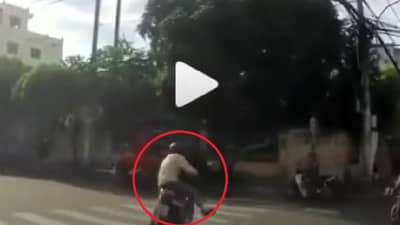 Video | ड्रायव्हिंग करत असताना पठ्ठ्याच्या फोनवर गप्पा, पुढे जे झाले ते एकदा पाहाच !