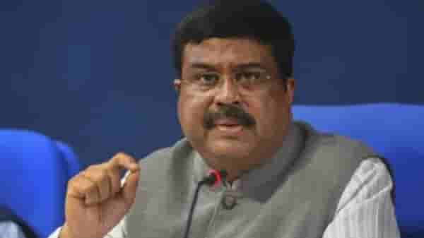 धर्मेंद्र प्रधानांची जामिया मिलियाच्या कुलगुरुंकडून भेट, कौशल्य विकासाच्या अभ्यासक्रमांबाबत सकारात्मक चर्चा