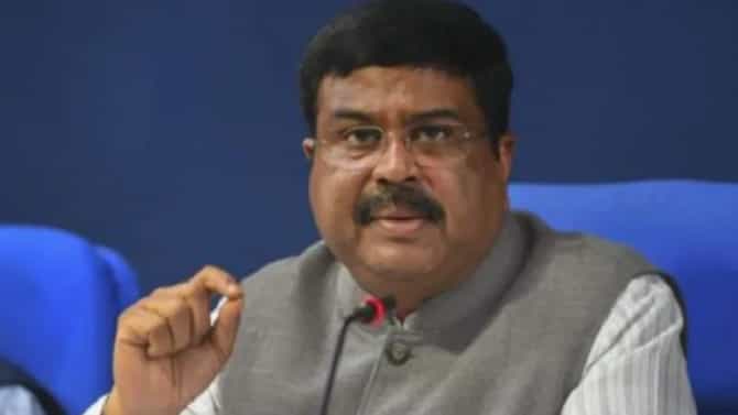 धर्मेंद्र प्रधानांची जामिया मिलियाच्या कुलगुरुंकडून भेट, कौशल्य विकासाच्या अभ्यासक्रमांबाबत सकारात्मक चर्चा