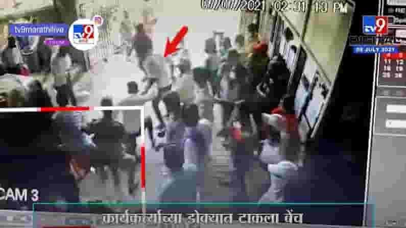 Badlapur | बदलापुरात लसीकरण केंद्रावर शिवसेना-भाजप कार्यकर्ते भिडले